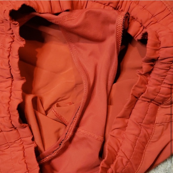 Lululemon Tracker Short 4” Vivid Flame - Picture 3 of 7